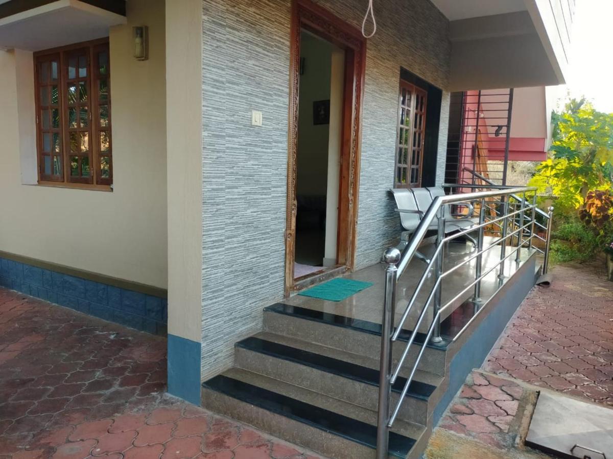 Maanyatha Home Stay มานิปาลา ภายนอก รูปภาพ